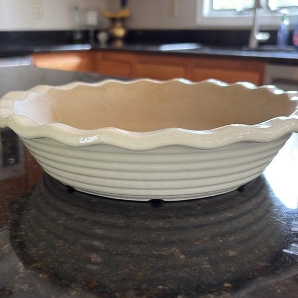 Pampered Chef Scalloped Edge Stoneware Pie Dish - Picture 2 of 5